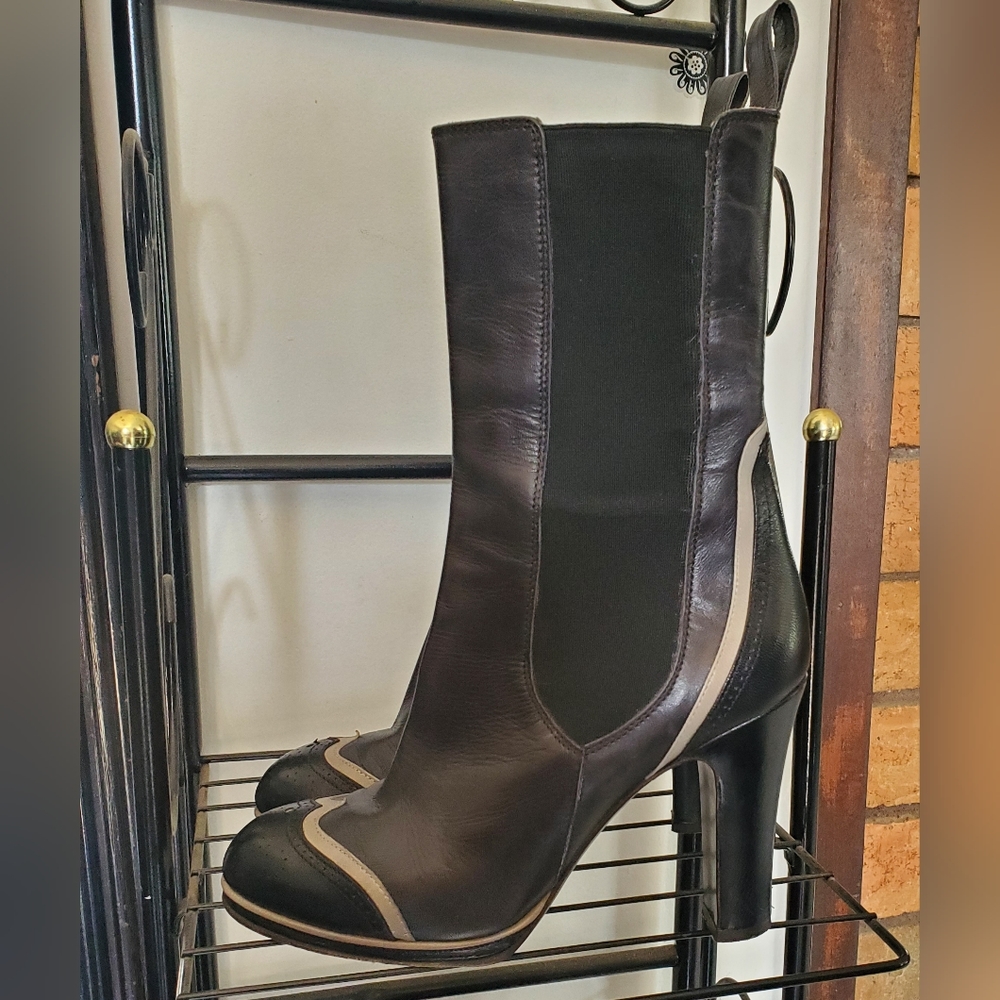 Beautiful Vero Cuoio boots size 7.5